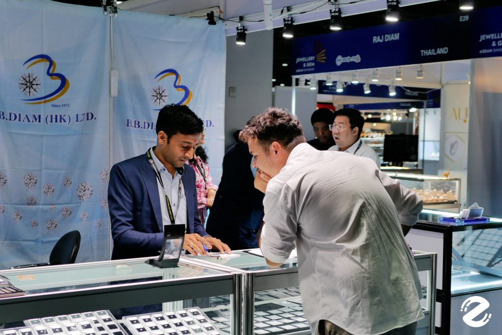 เริ่มแล้ว! Jewellery & Gem ASEAN Bangkok 2025 งานแสดงสินค้าเพื่อธุรกิจอัญมณีและเครื่องประดับระดับนานาชาติ ครบทุกด้านของธุรกิจอัญมณีและเครื่องประดับในที่เดียว Zipevent
