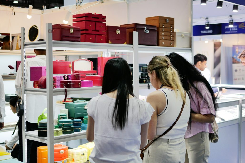 เริ่มแล้ว! Jewellery & Gem ASEAN Bangkok 2025 งานแสดงสินค้าเพื่อธุรกิจอัญมณีและเครื่องประดับระดับนานาชาติ ครบทุกด้านของธุรกิจอัญมณีและเครื่องประดับในที่เดียว Zipevent