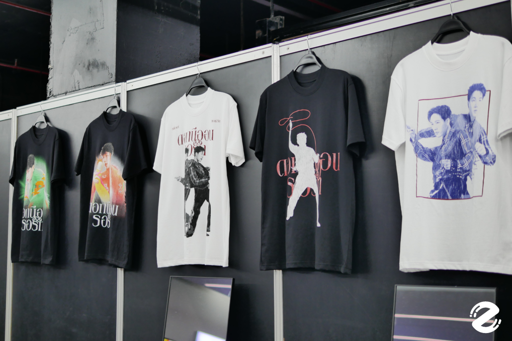 ชวนส่องโมเมนต์ YINWAR CONCERT ดอกนีออนรอรัก คอนเสิร์ตลูกทุ่งครั้งแรกจาก หยิ่น-อานันท์ และ วอร์-วนรัตน์ Zipevent