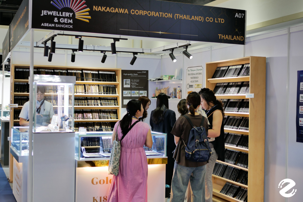 กลับมาอีกครั้ง! Jewellery & Gem ASEAN Bangkok 2026 งานแสดงสินค้าเพื่อธุรกิจอัญมณีและเครื่องประดับนานาชาติ ครบทุกด้านของธุรกิจอัญมณี จัดเต็มกิจกรรมสุด exclusive ตลอด 4 วัน! Zipevent
