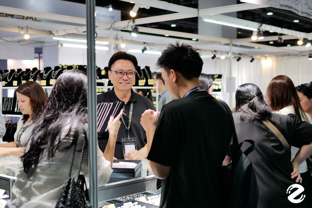 กลับมาอีกครั้ง! Jewellery & Gem ASEAN Bangkok 2026 งานแสดงสินค้าเพื่อธุรกิจอัญมณีและเครื่องประดับนานาชาติ ครบทุกด้านของธุรกิจอัญมณี จัดเต็มกิจกรรมสุด exclusive ตลอด 4 วัน! Zipevent