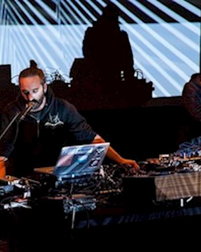 Experimental Edge - Xover, Space360, Clokue and DJ Honeycomb Zipevent