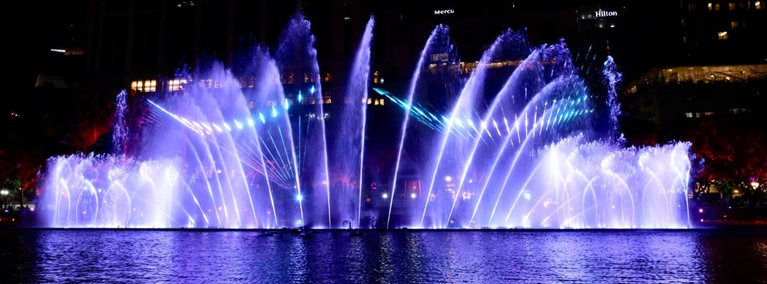 การแสดงม่านน้ำพุ พ่อแห่งแผ่นดิน และการแสดงดนตรี คีตราชัน Zipevent