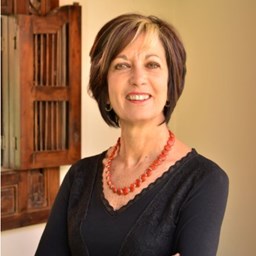  Lesly Simpson Zipevent