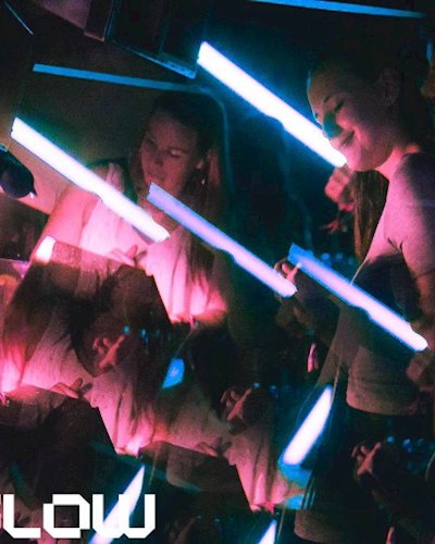 GLOW Thursday w/ Wintix [Opening after midnight] Zipevent